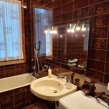 Da Vitto E Ale, A Casa Vostra 公寓