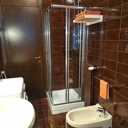 Da Vitto E Ale, A Casa Vostra 公寓 *