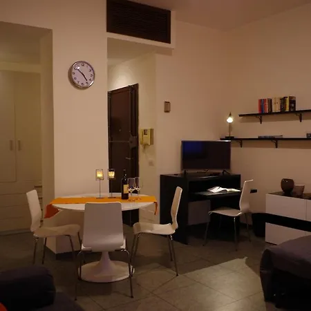 Da Vitto E Ale, A Casa Vostra Apartamento Milán